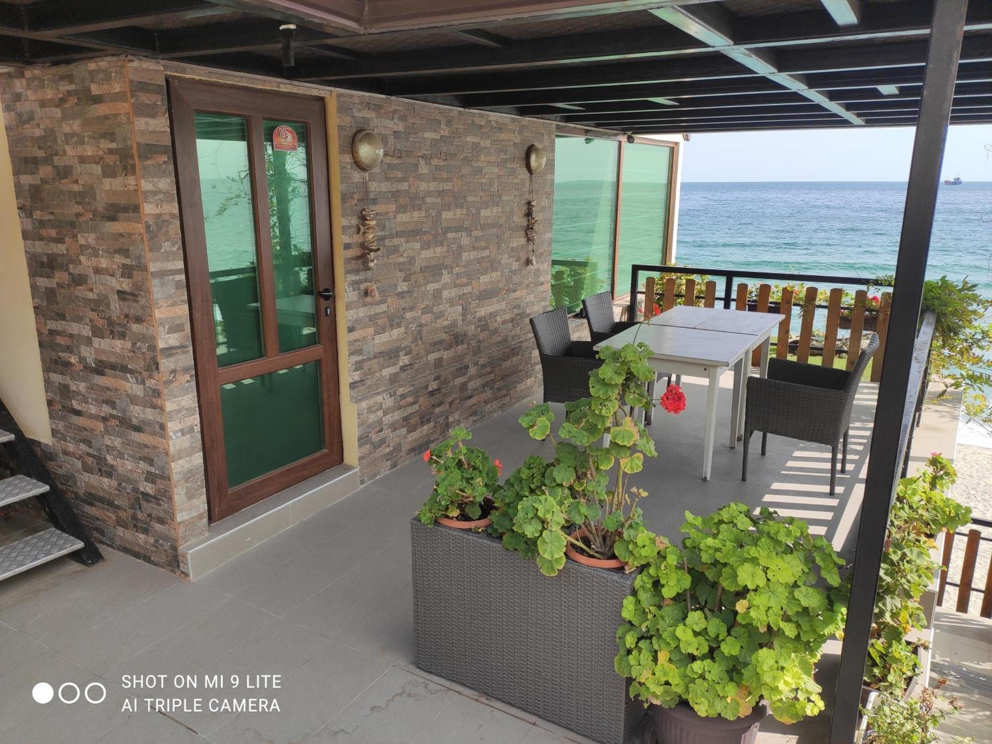 Hemingway Rooms In Happy Beach 瓦爾納 外观 照片