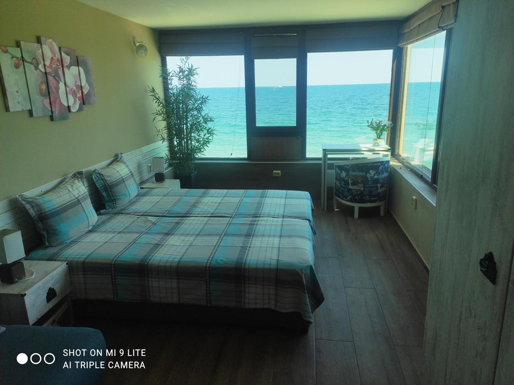 Hemingway Rooms In Happy Beach 瓦爾納 外观 照片