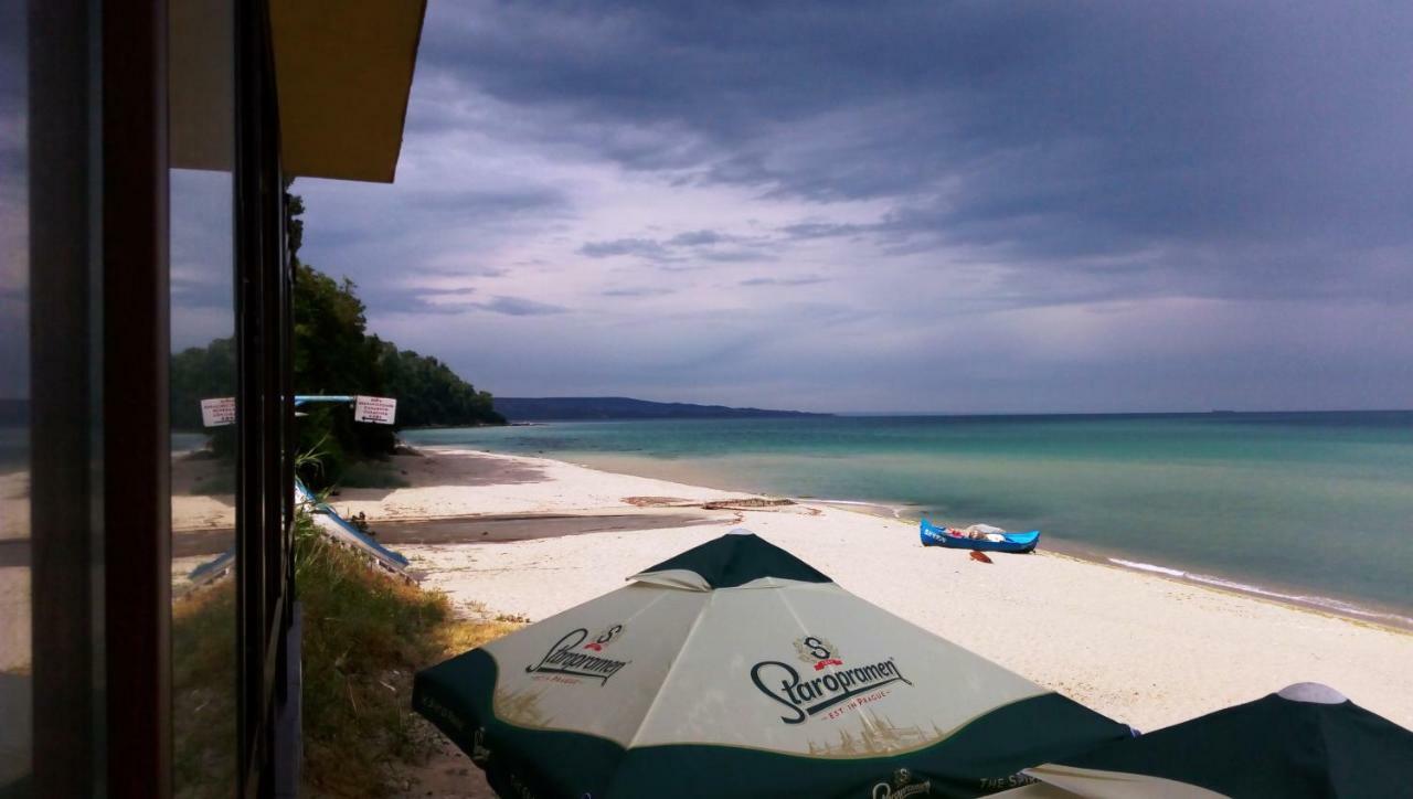 Hemingway Rooms In Happy Beach 瓦爾納 外观 照片
